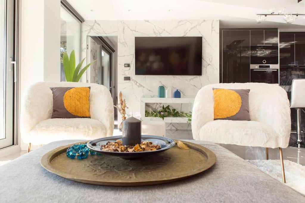 Luxury Acropolis View Apartment-Living Stone Black Pearl Афины Экстерьер фото
